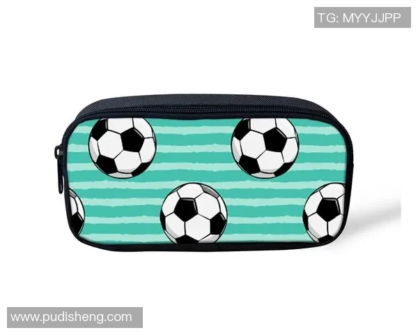 高清足球明星文具袋图片展示让你感受运动魅力与学习乐趣的完美结合 高清足球明星文具袋图片展示让你感受运动魅力与学习乐趣的完美结合