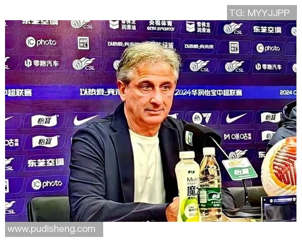 中国足球队历届主教练的执教风格与成就分析及其对球队发展的影响